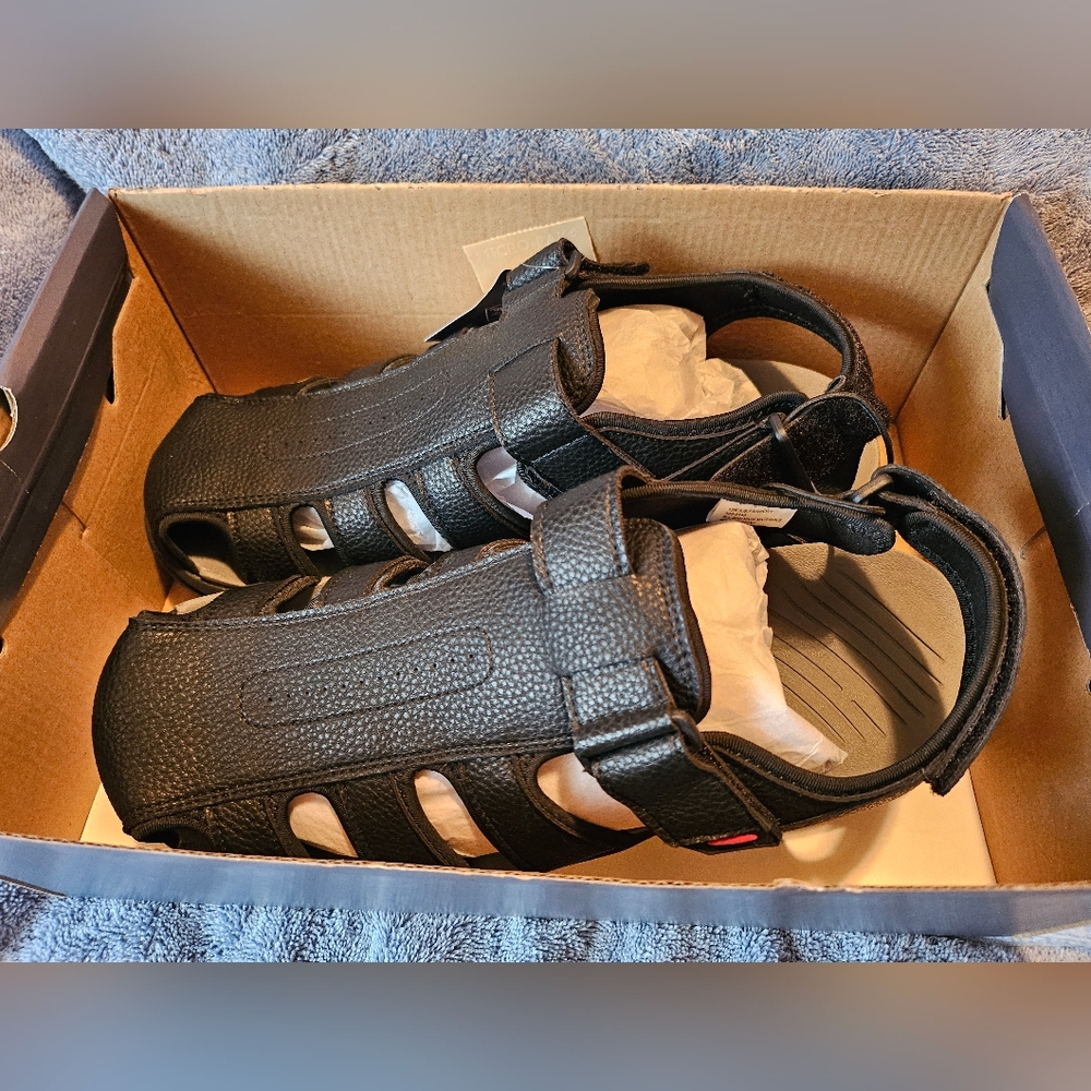 St. Johns Bay Fairport Mens Black Sandles Size 12 M  NWT
